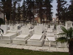 Έντονη η έλλειψη χώρου στο Εβραϊκό νεκροταφείο στη Λάρισα